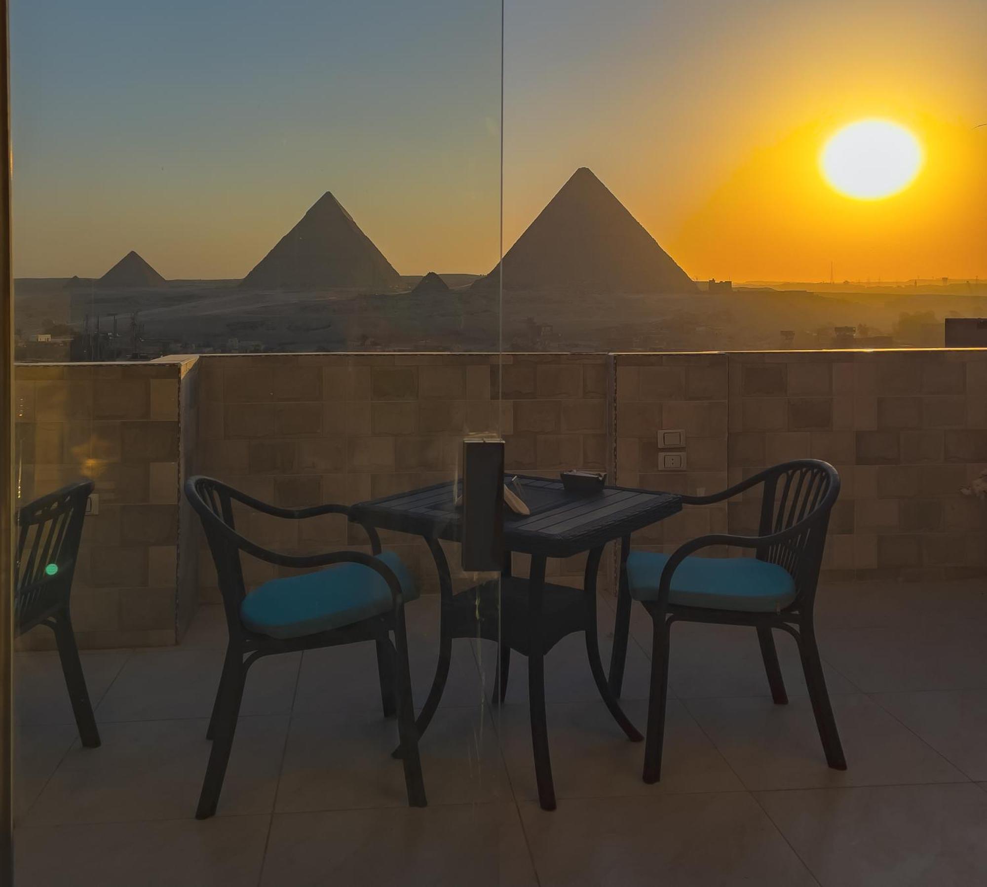 Jumeirah Pyramids View Inn Kafret el-Gabal Eksteriør billede