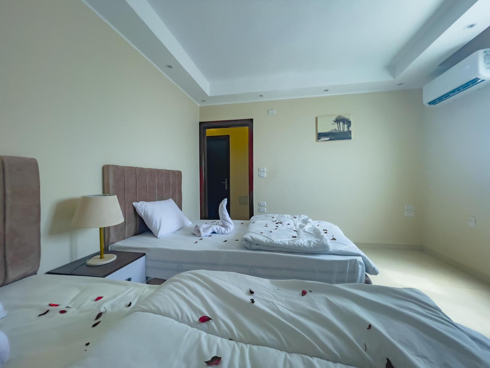 Jumeirah Pyramids View Inn Kafret el-Gabal Eksteriør billede