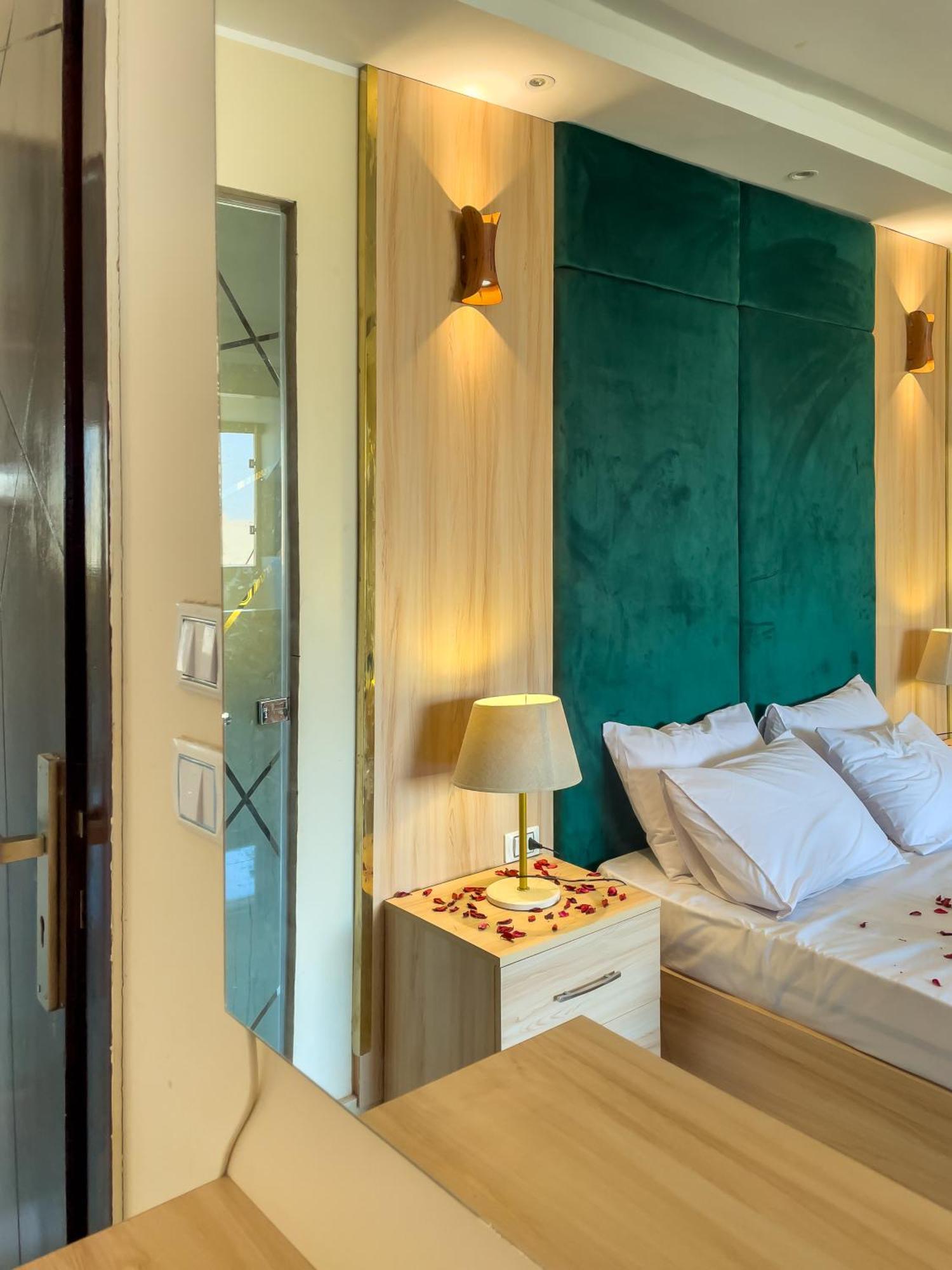 Jumeirah Pyramids View Inn Kafret el-Gabal Eksteriør billede